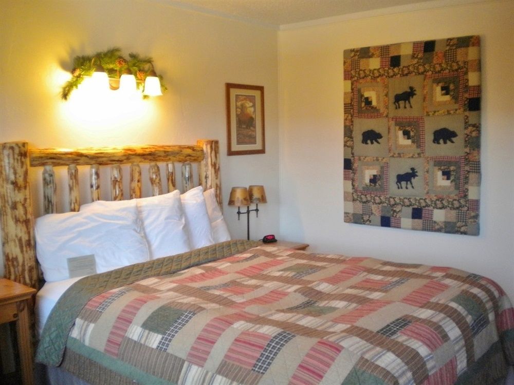 Moose Creek Inn West Yellowstone Ngoại thất bức ảnh