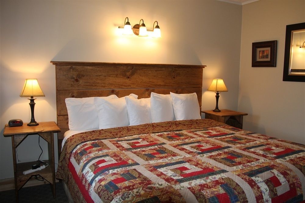Moose Creek Inn West Yellowstone Ngoại thất bức ảnh