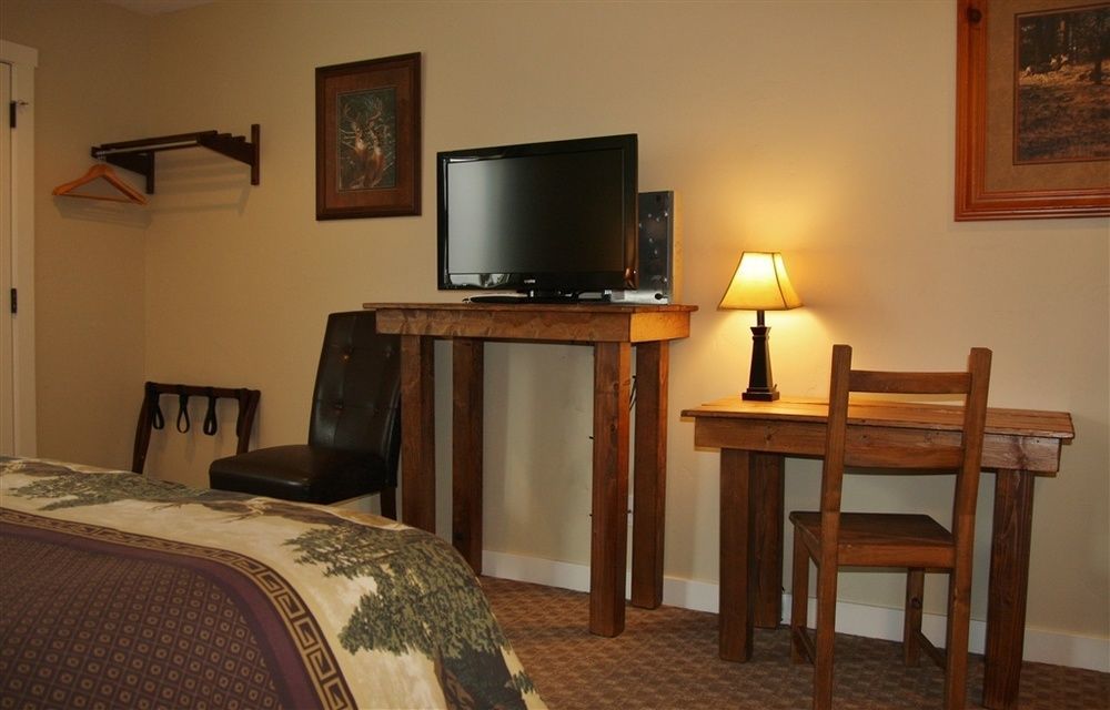 Moose Creek Inn West Yellowstone Ngoại thất bức ảnh
