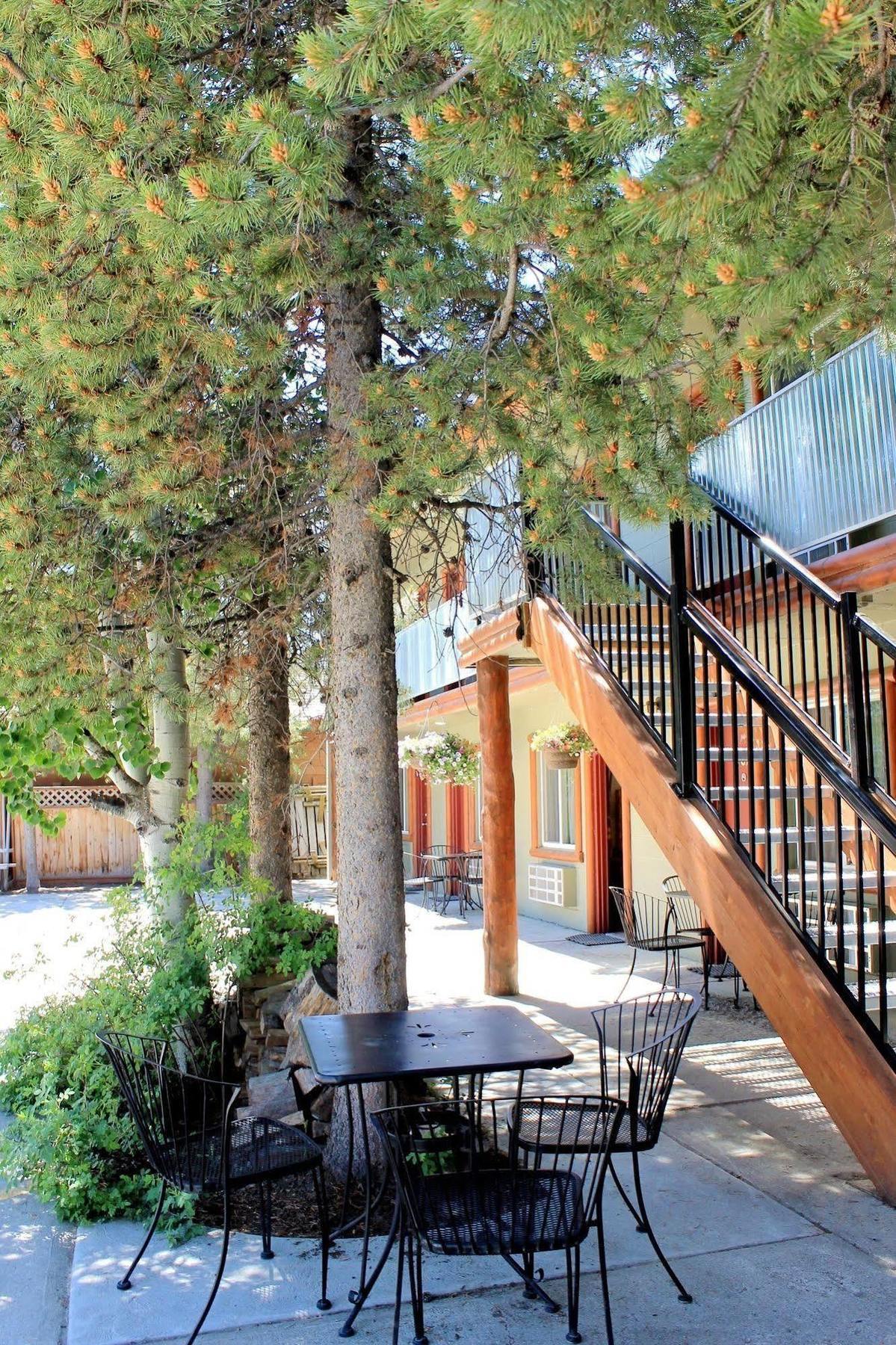 Moose Creek Inn West Yellowstone Ngoại thất bức ảnh